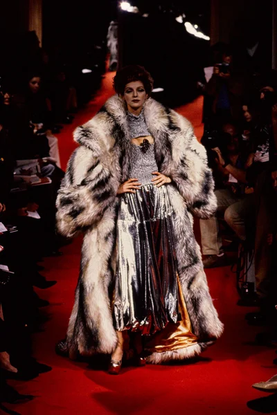 Look 37